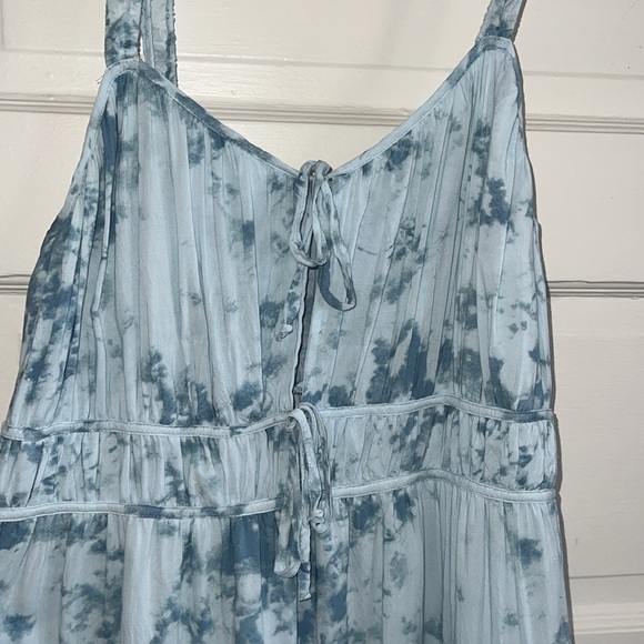AE Light Blue tie dye, Tie front spaghetti strap dress with pockets. Size XL. - Picture 3 of 12